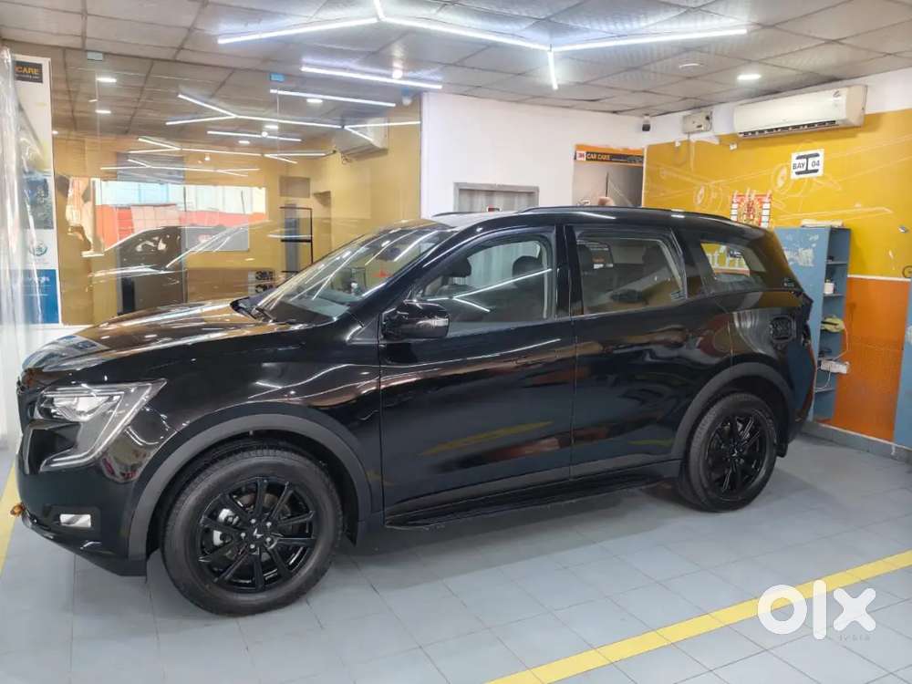 Xuv 700 Ax7 Ebony Edition