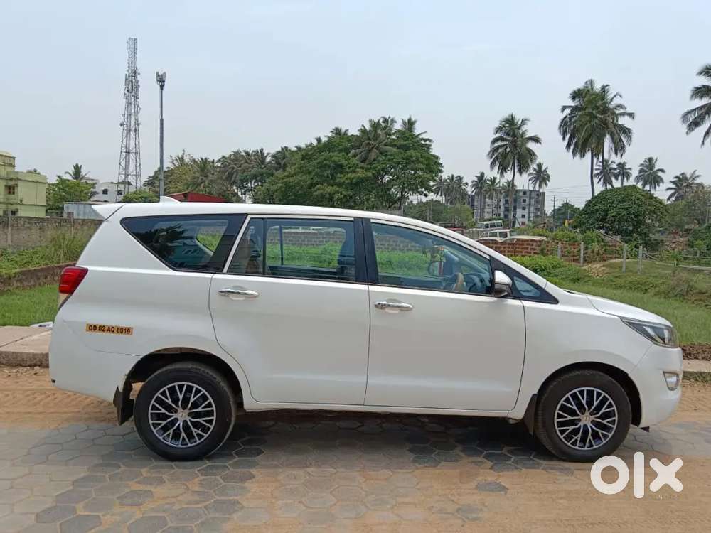 Toyota Innova Crysta 2017 Diesel 210000 Km Driven