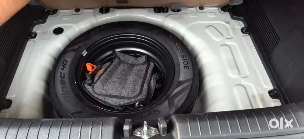 Hyundai Venue Petrol Manual 2024