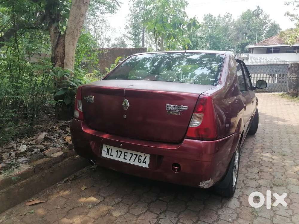 Accident: No
Condition: Good Condition 
Colour: Red
Bluetooth:yes