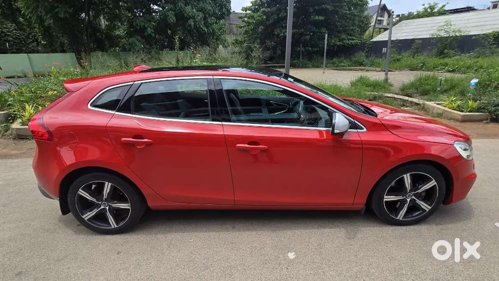 2018 Volvo V40 D3 R-design  Premium Hatchback