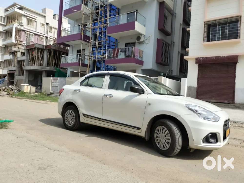 Maruti Suzuki Dzire 2023 Petrol 65000 Km Driven,