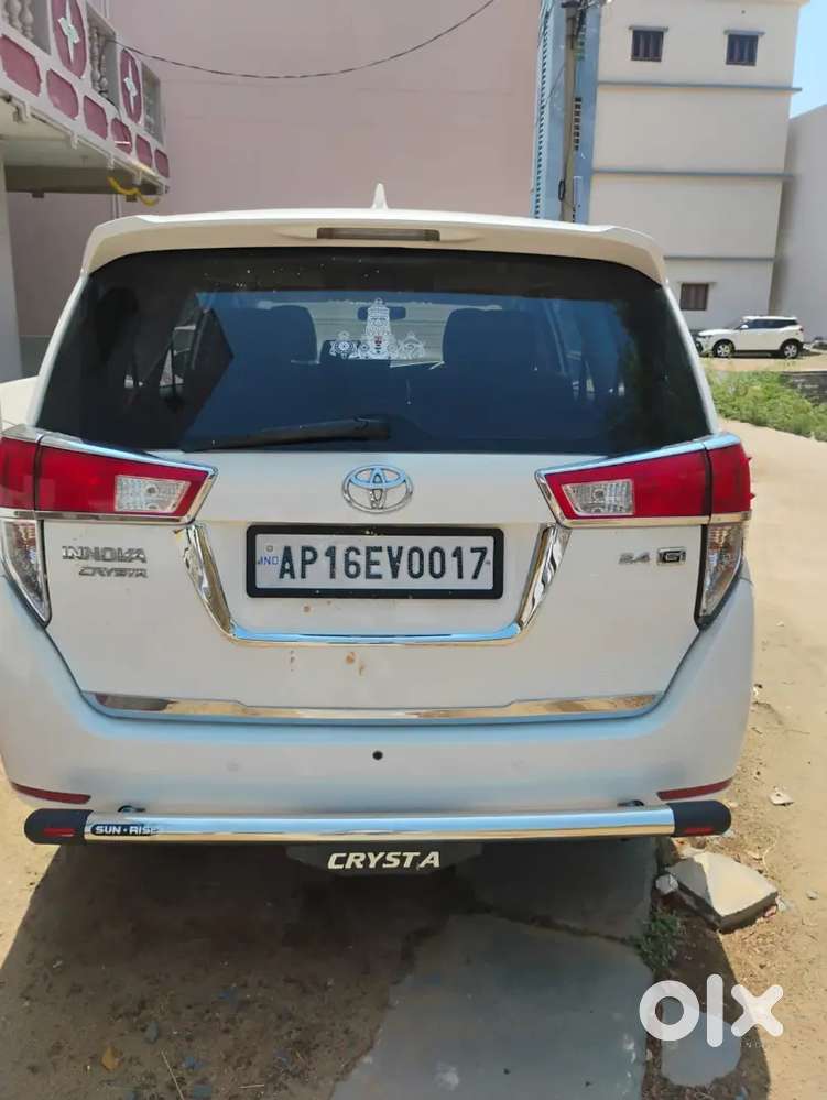 Toyota Innova Crysta 2017 Diesel Well Maintained