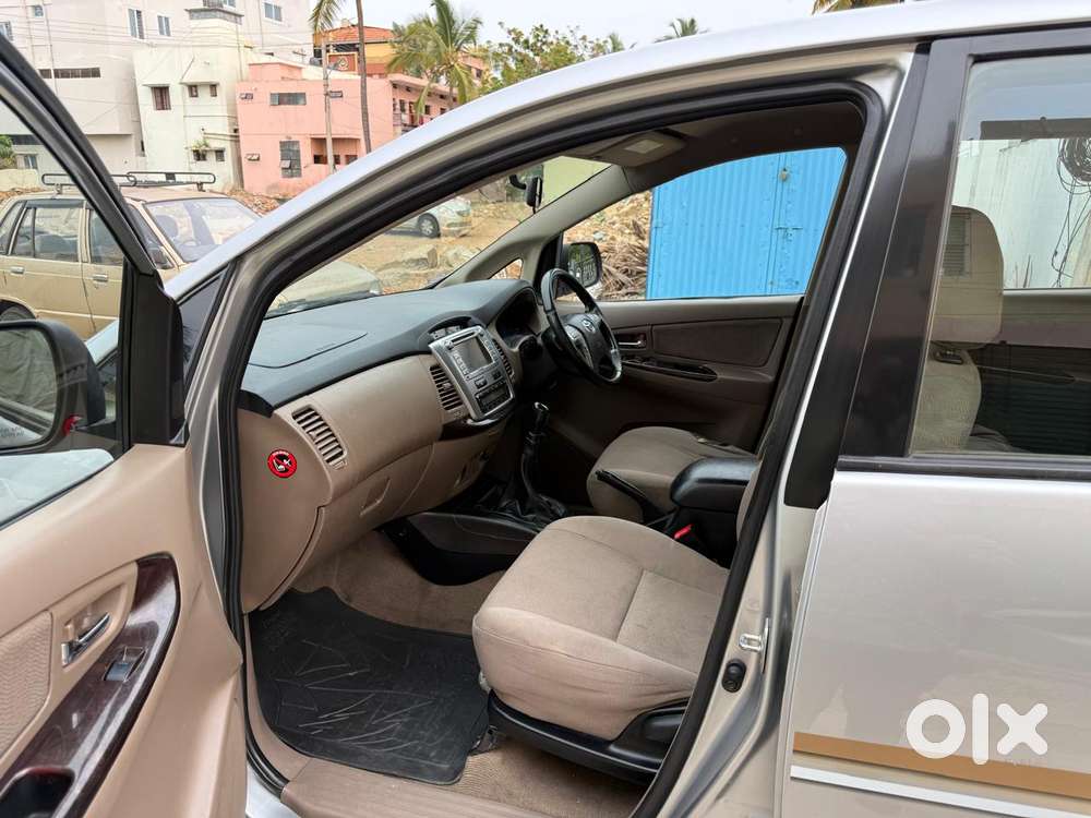 Toyota Innova 2.5 V 8 Str, 2015, Diesel