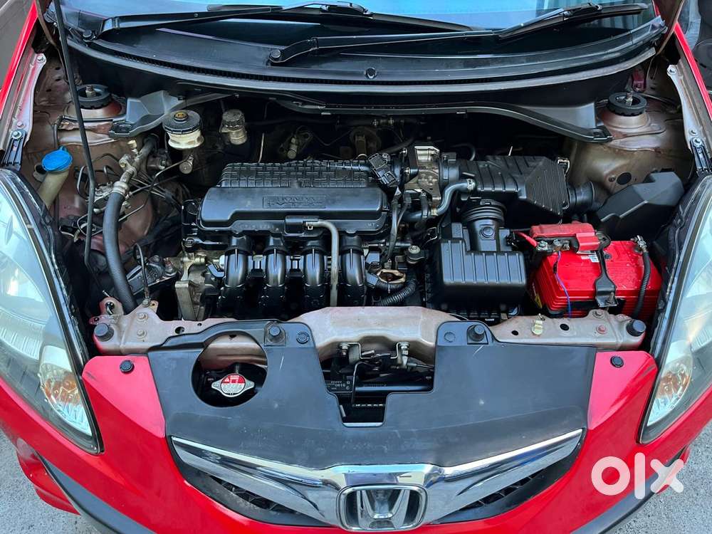 Honda Brio V Mt, 2013, Petrol