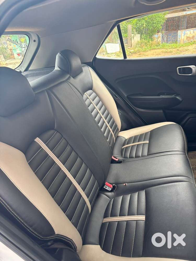 Hyundai Venue Petrol Manual 2022 Year