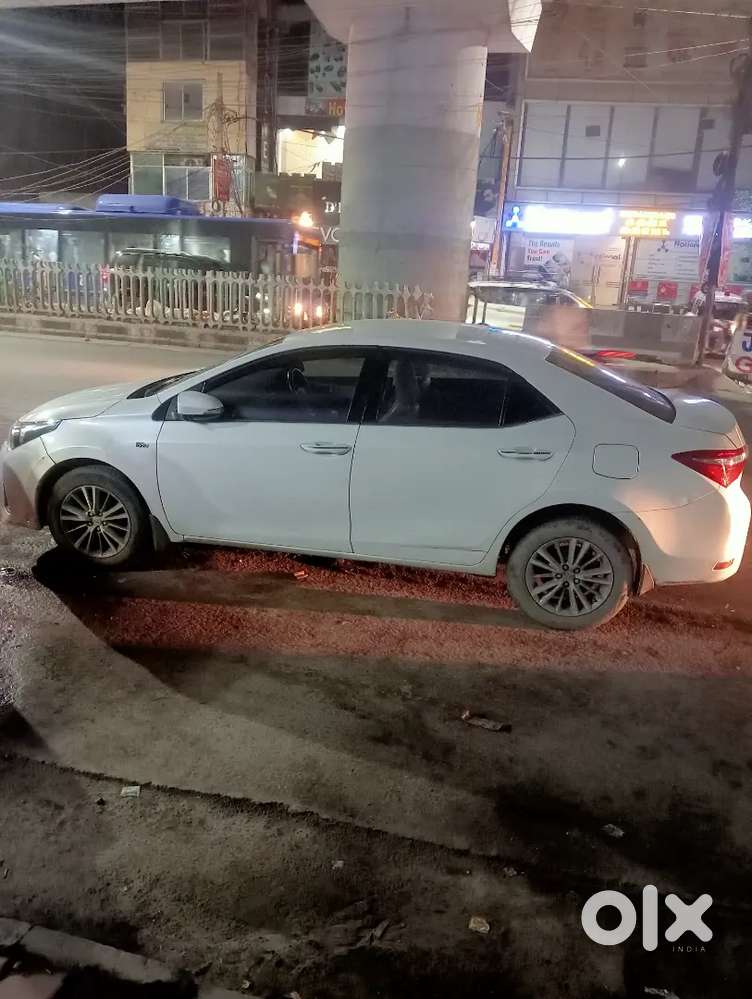 Toyota Corolla Altis 2014 Petrol /cng Push Button Start Top Model