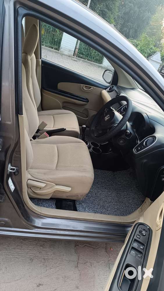 Honda Mobilio, 2015, Diesel