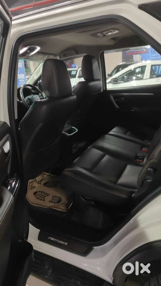 Toyota Fortuner 4x2 At 2.7 Petrol, 2020, Petrol