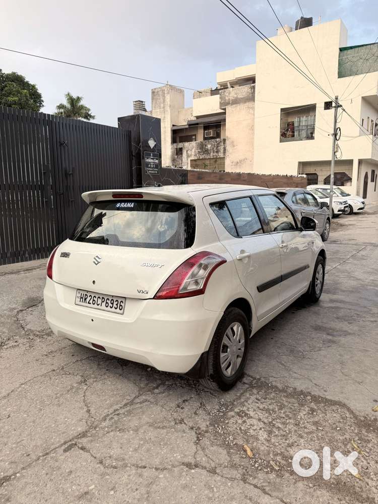 Maruti Suzuki Swift Vxi Optional, 2015, Petrol