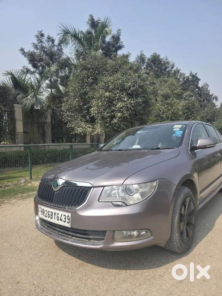 Skoda Superb 2013 Petrol 80000 Km Driven