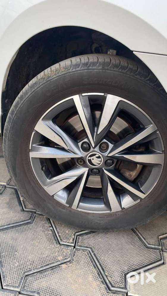 Skoda Slavia 1.5 Tsi Style At, 2022, Petrol