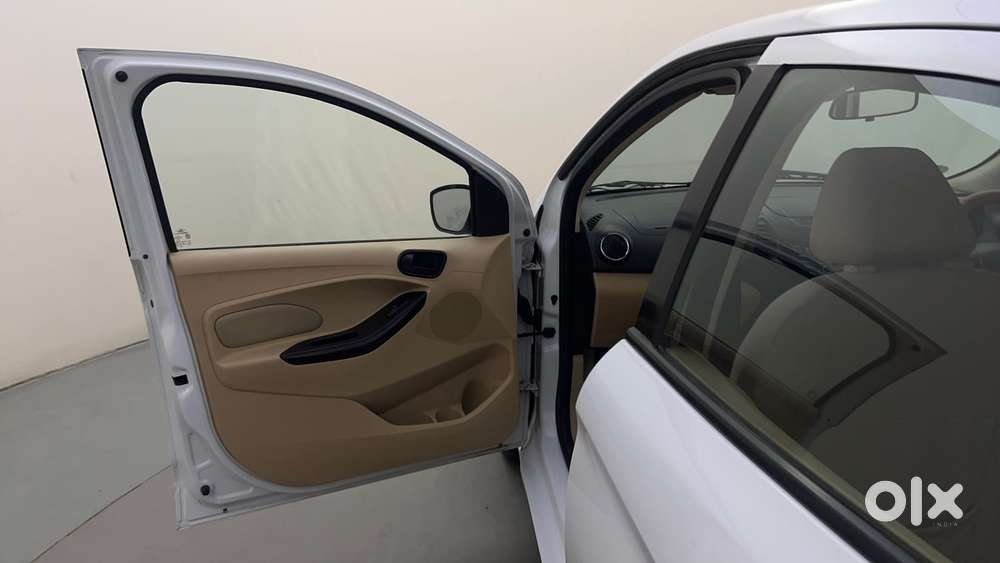 Ford Figo Aspire Titanium, 2016, Petrol