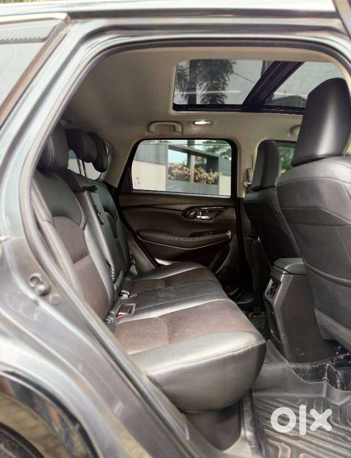 Maruti Suzuki Grand Vitara 1.5 Alpha Smart Hybrid At, 2023, Petrol