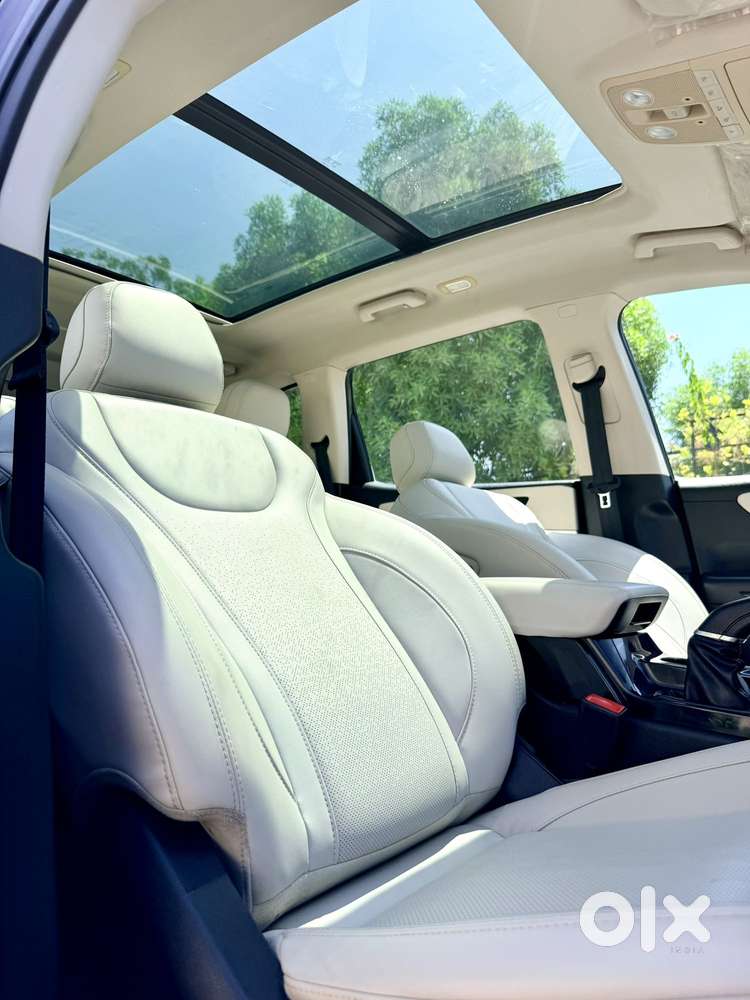 Mahindra Xuv700 2.2 Ax 7 Diesel At Str, 2022, Diesel