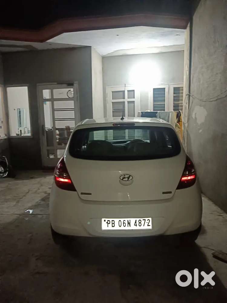 Hyundai I20 Active 2011 Diesel 100000 Km Driven