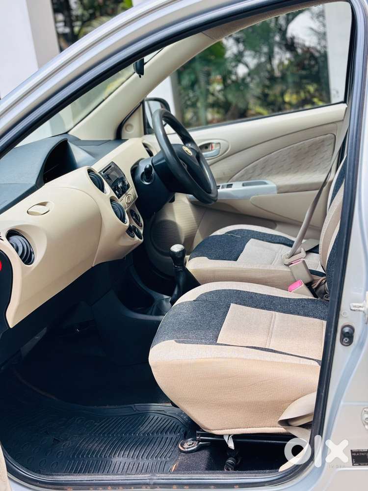 Toyota Etios Liva 1.2 V, 2017, Petrol