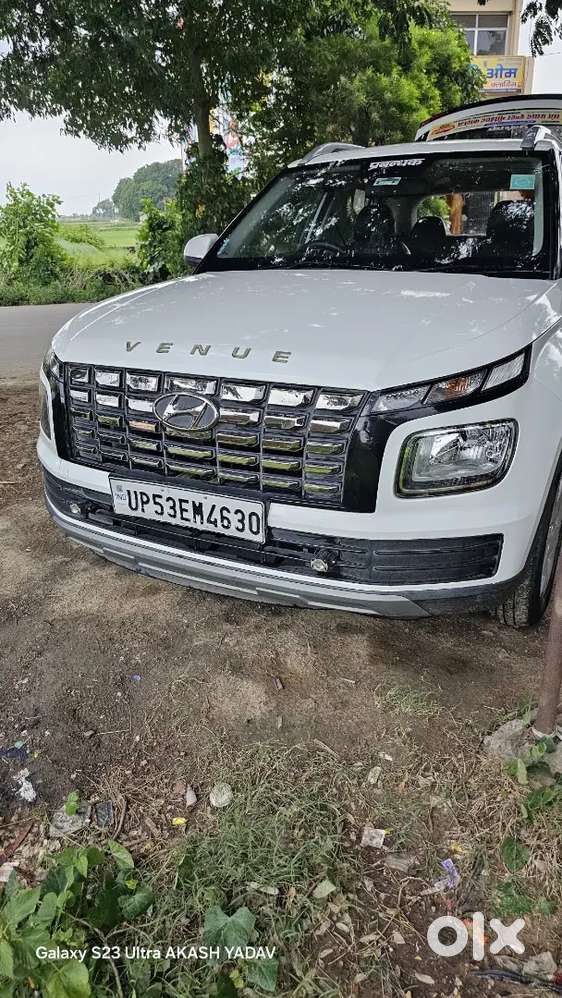 Hyundai New Venue 2023 Petrol Well Maintained