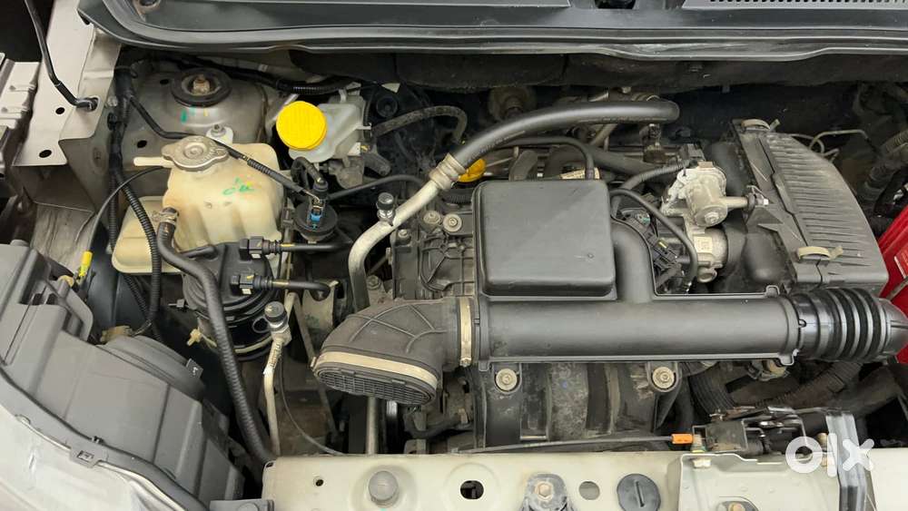 Renault Triber Rxz, 2022, Petrol