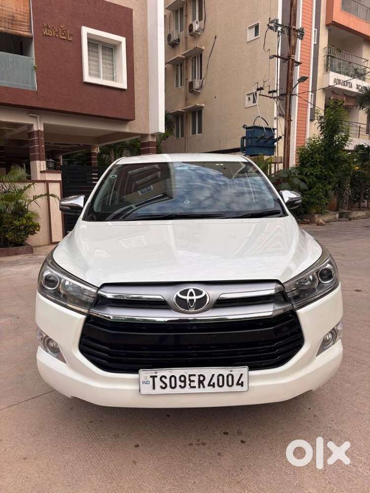 Toyota Innova Crysta 2.8z Automatic, 2016, Diesel