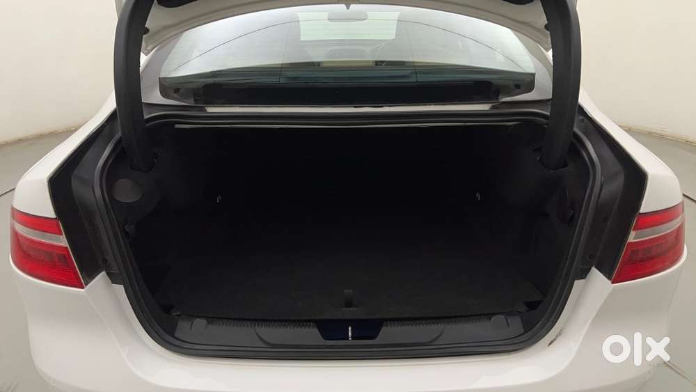 Jaguar Xe Prestige, 2016, Petrol