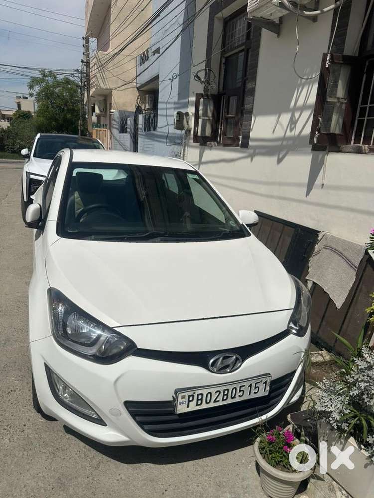 Hyundai I20 2012 Diesel Well Maintained/new Tyre/vip No