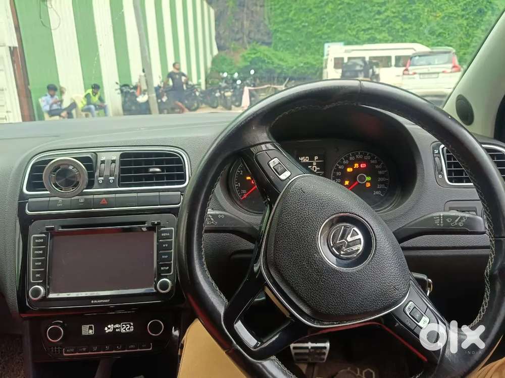 Volkswagen Polo 2015 Petrol 40000 Km Driven