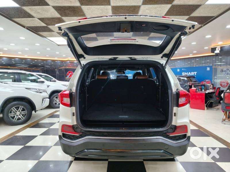 Mahindra Alturas G4 4wd At, 2021, Diesel