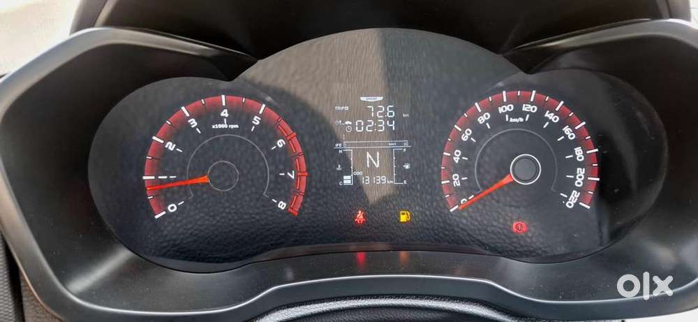 Mahindra Xuv300 2024 Petrol Well Maintained