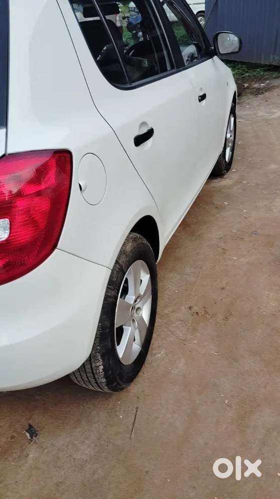 Skoda Fabia 2010 Petrol 42000 Km Driven