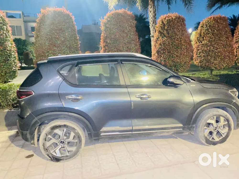 Kia Sonet 2022 Petrol 42000 Km With Sunroof Top Model.