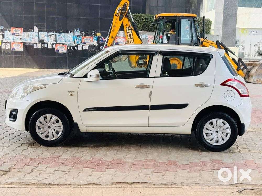 Maruti Suzuki Swift Lxi Optional-o, 2017, Petrol
