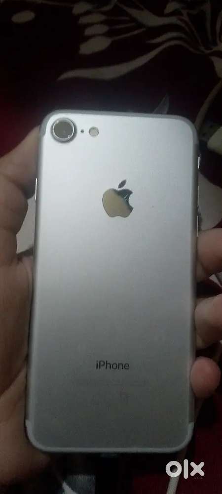 I phone 7 sab theek hai bus screen Tut gai hai