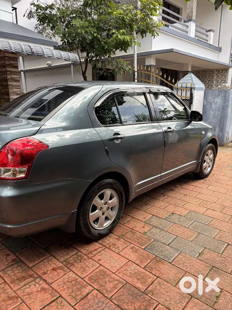Maruti Suzuki Dzire 2011 Petrol
