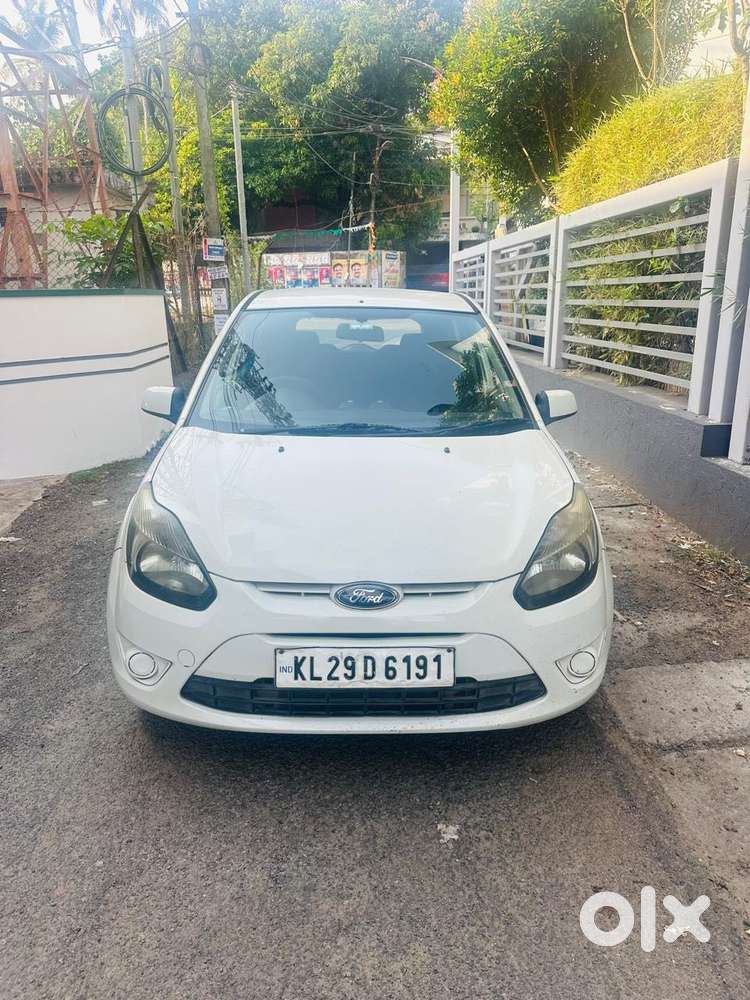 Ford Figo Ambiente, 2011, Petrol