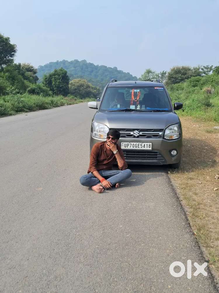 कार एकदम नई है और Full वारिन्ट मे है