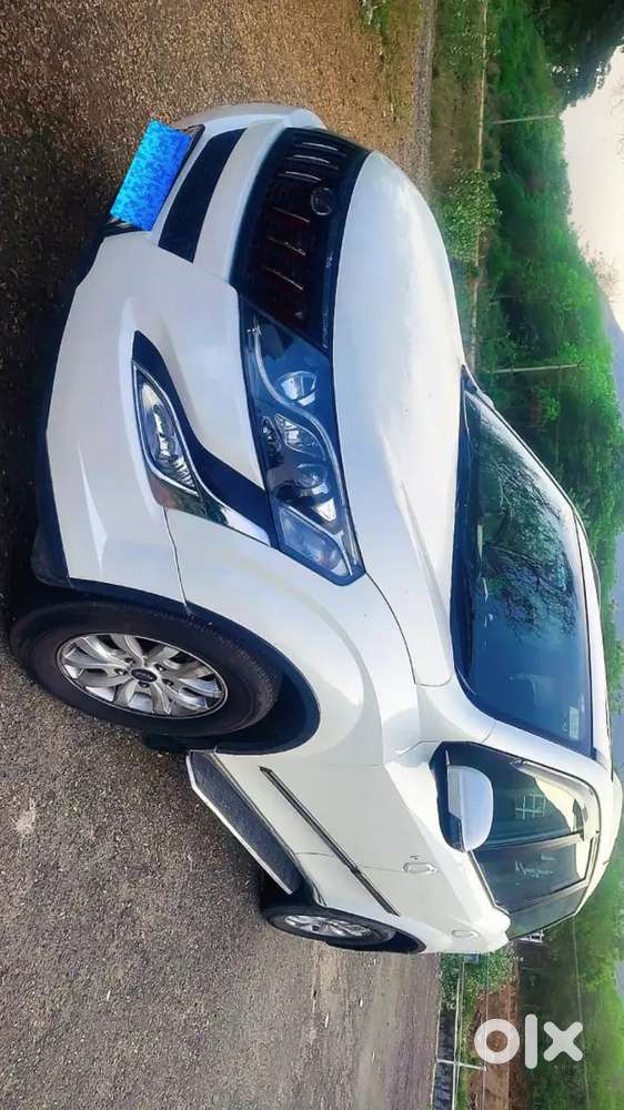 Mahindra Xuv500 W10 - 2017