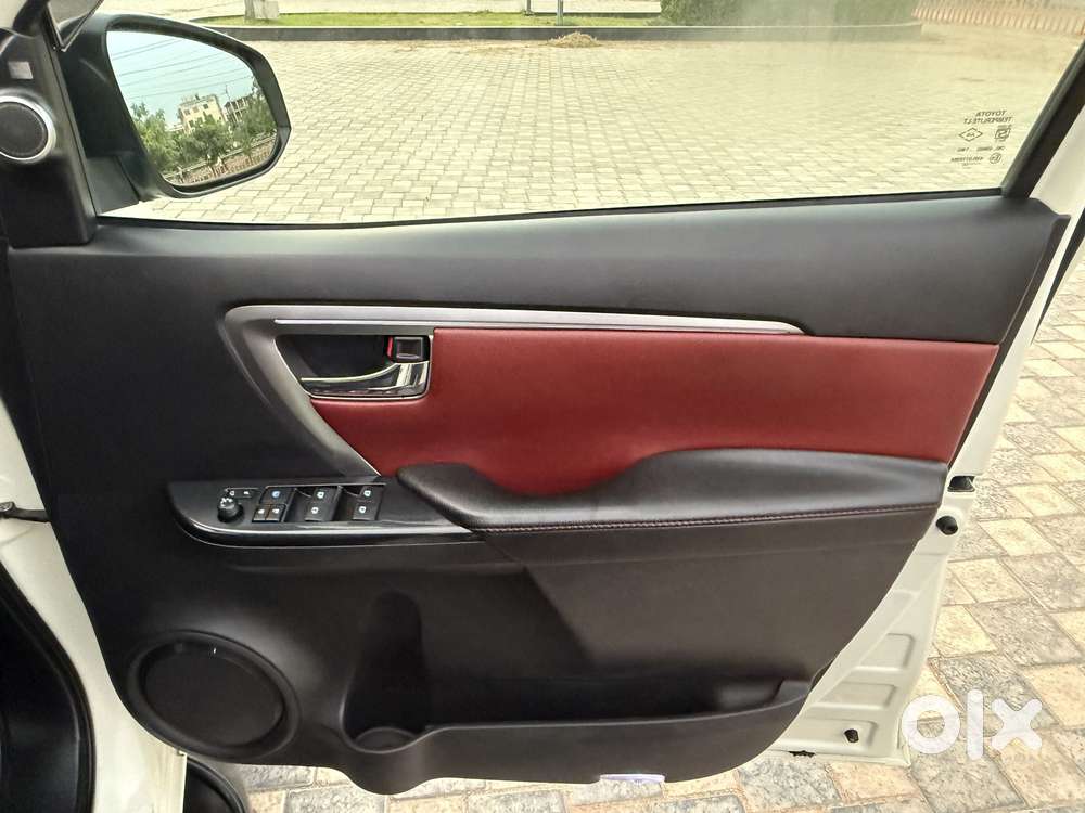 Toyota Fortuner 2.8 Legender 4x4, 2022, Diesel