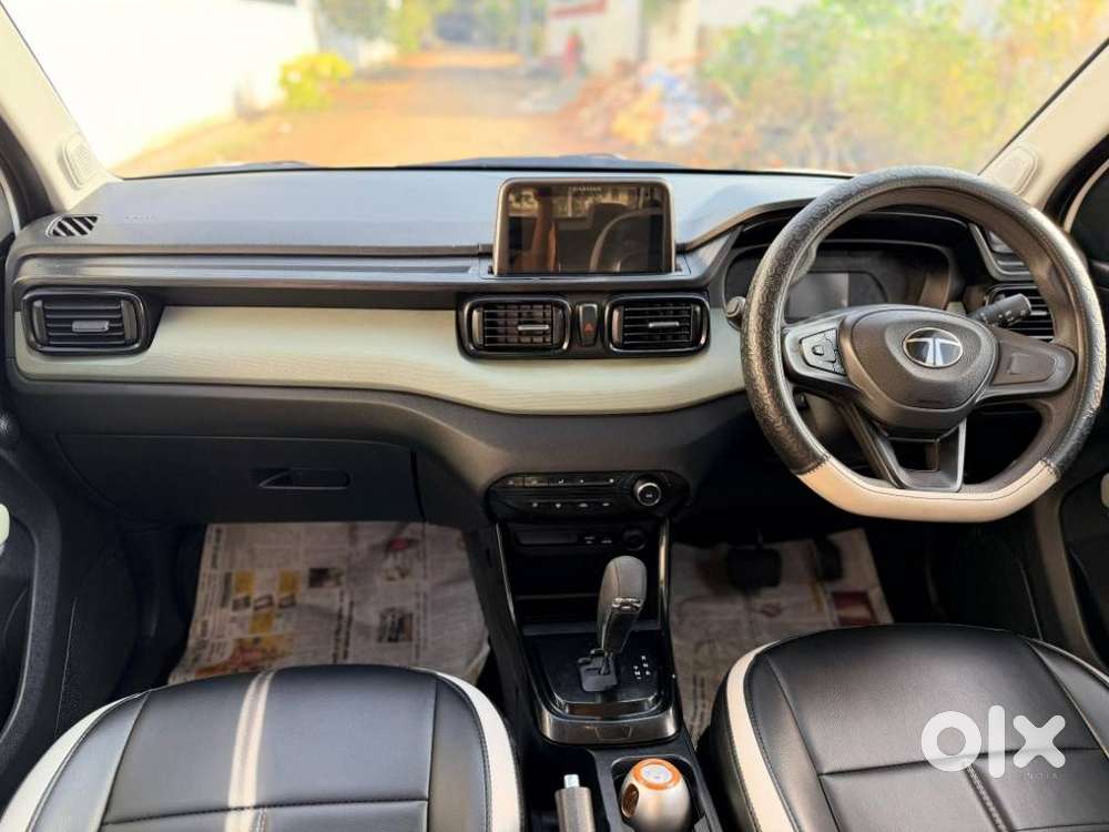 Tata Punch, 2025, Petrol