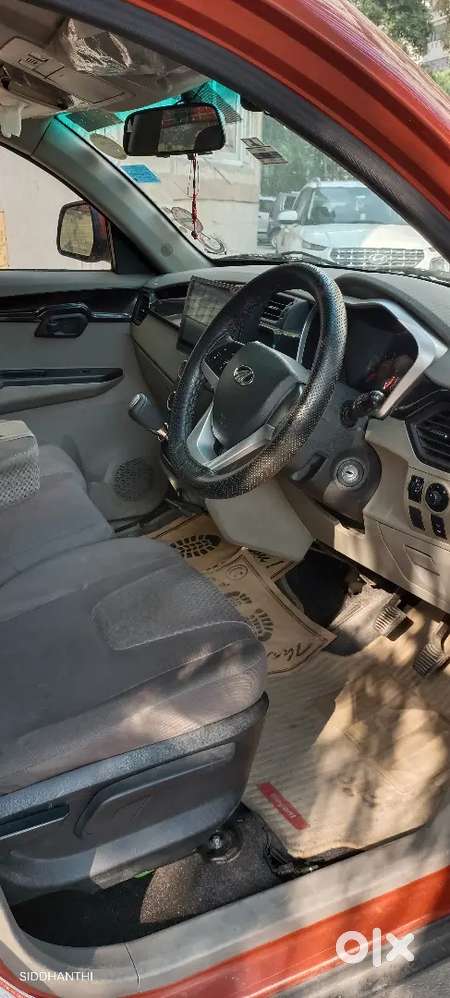 Mahindra Kuv 100 Ki 6 Seater