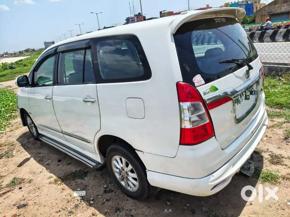 Toyota Innova V Diesel 2014