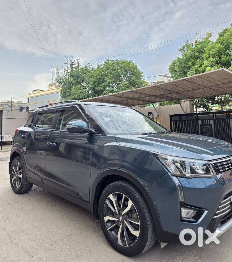 Mahindra Xuv300 1.2 W8 (o) Amt Petrol, 2021, Petrol
