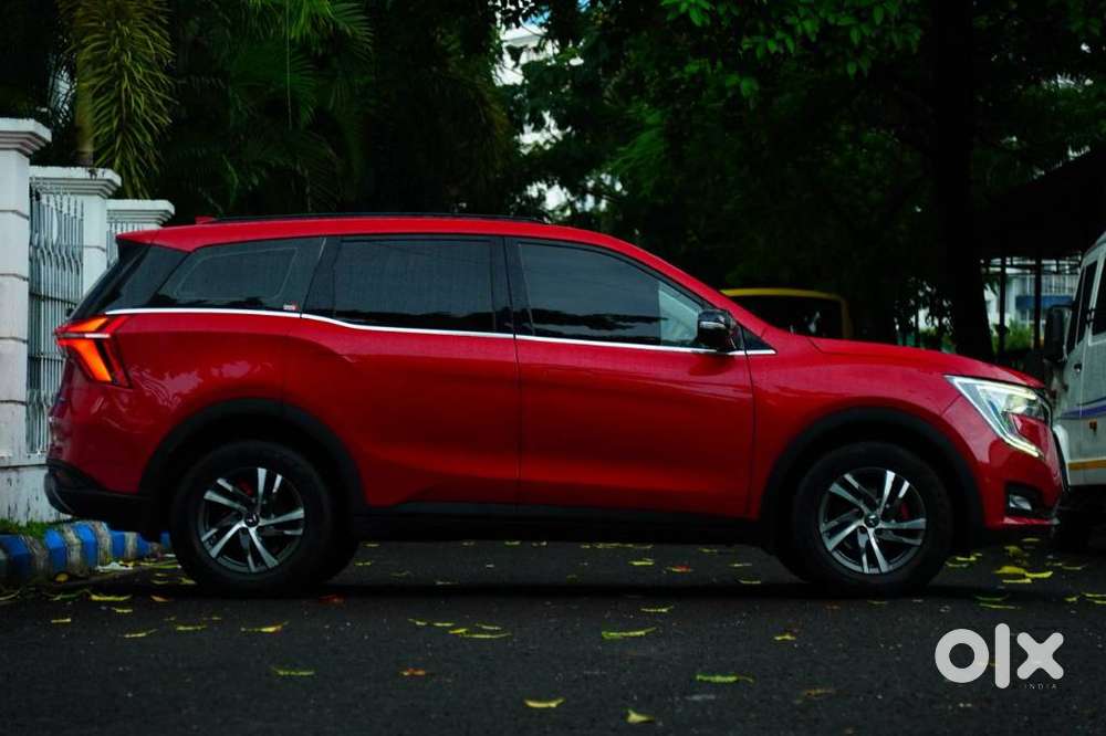 Mahindra Xuv700 2.0 Ax 5 Petrol At Str, 2022, Petrol