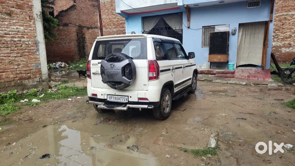 Un Touch Car Hai Aur Bht Hi Achi Condition Hai