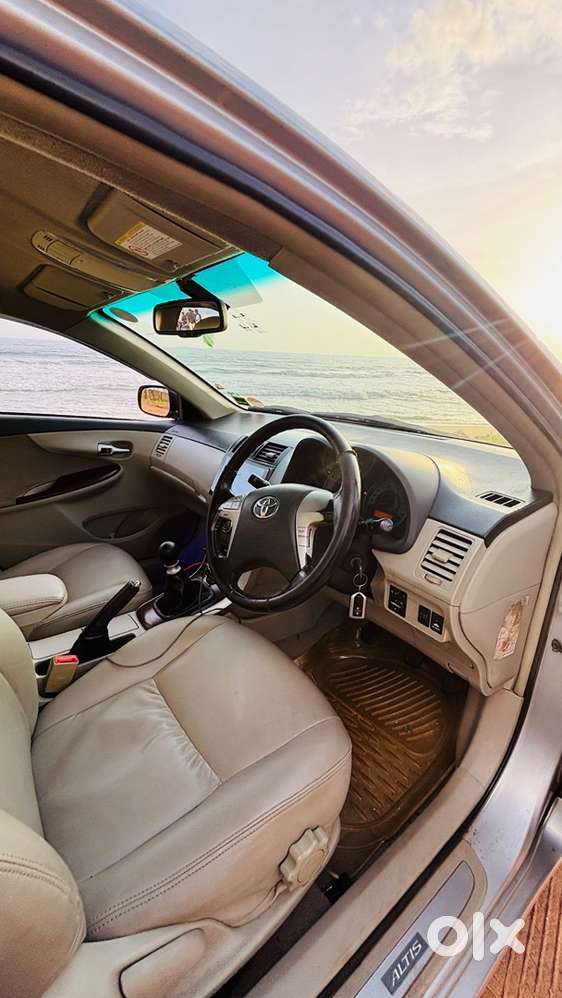 Toyota Corolla Altis 2012