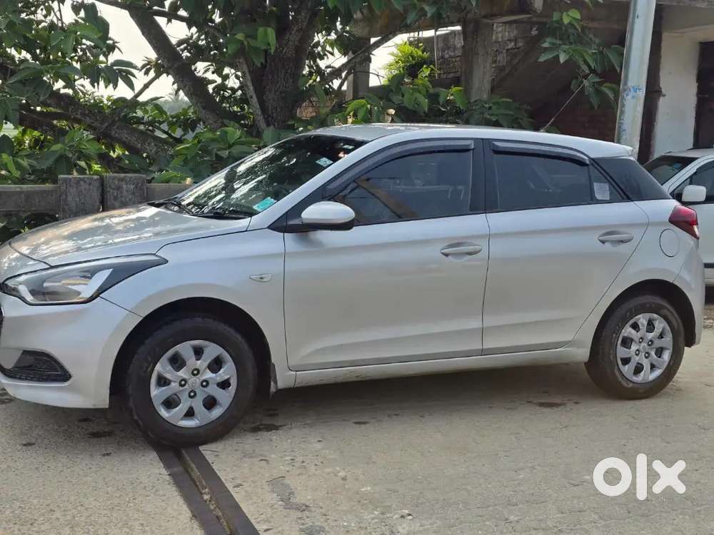 Hyundai I20 Magna 2017 Last October Petrol