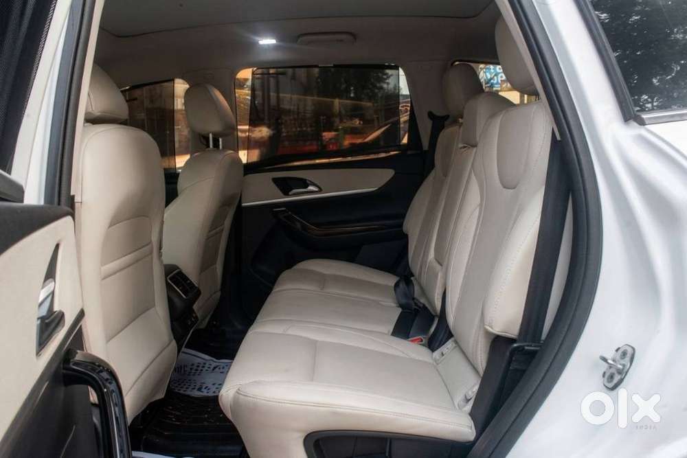 Mahindra Xuv700 2.0 Ax 7 Petrol At Luxury Pack Str, 2023, Petrol