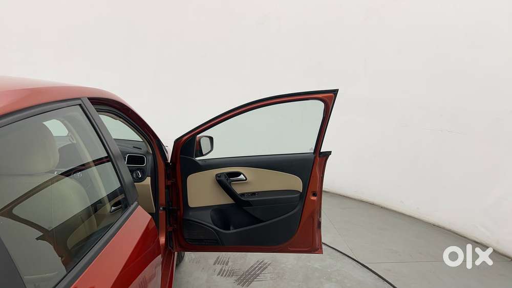 Volkswagen Polo Petrol Highline 1.2l, 2015, Petrol