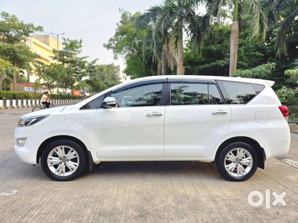 Toyota Innova Crysta 2.8 Zx At 7 Seater, 2016, Diesel