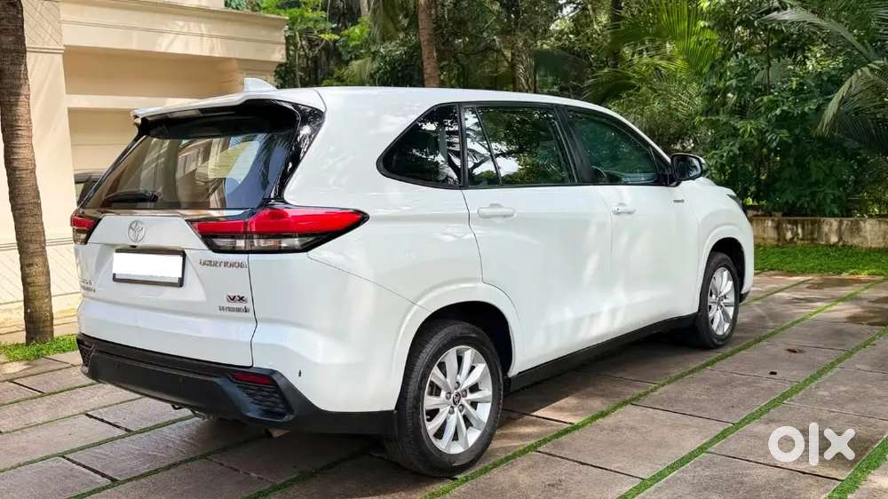 Toyota Innova Hycros 2023 Vx Hybrid
